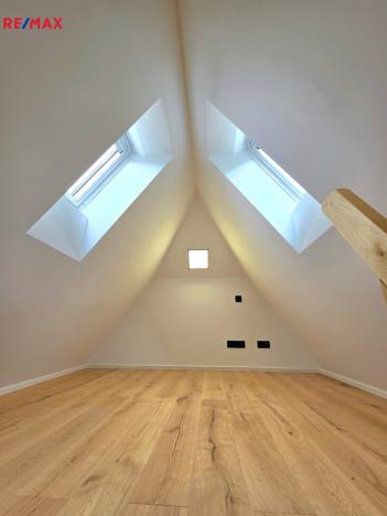 Pronájem bytu 2+kk, Všenory, Ke Hřbitovu, 84 m2