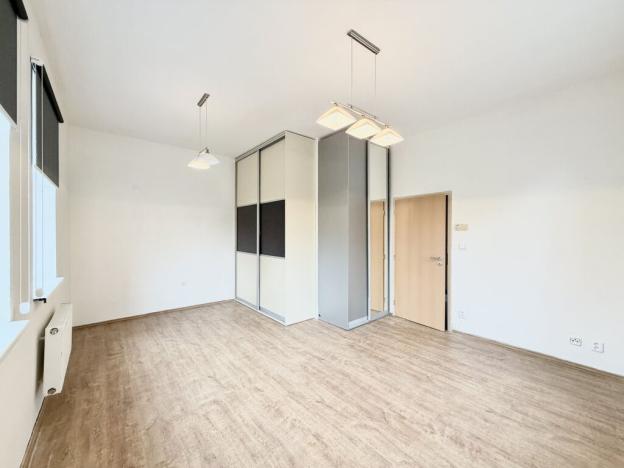 Pronájem bytu 1+1, Liberec - Liberec XXX-Vratislavice nad Nisou, Dlážděná, 40 m2