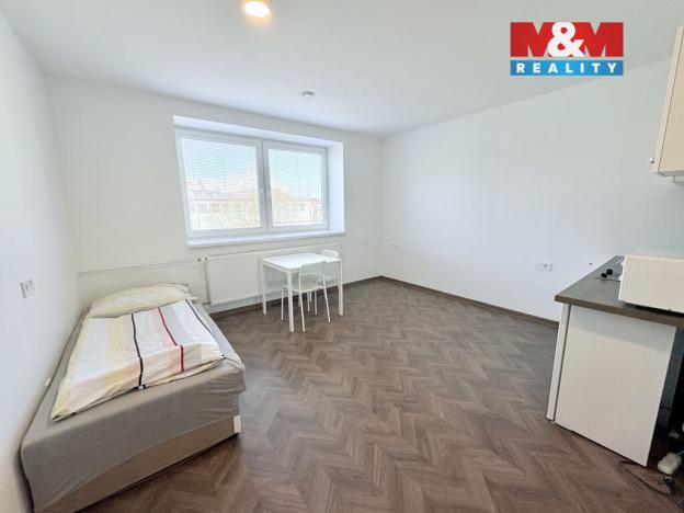 Pronájem bytu 1+kk, Pardubice - Semtín, 28 m2