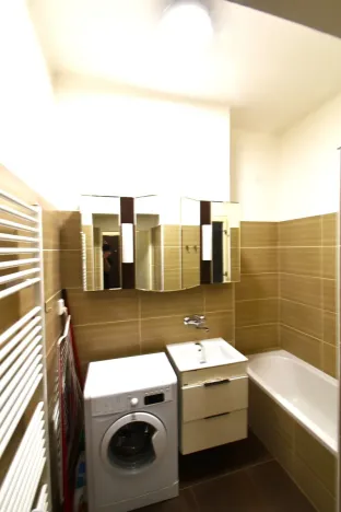 Pronájem bytu 2+kk, Praha - Holešovice, Veletržní, 44 m2