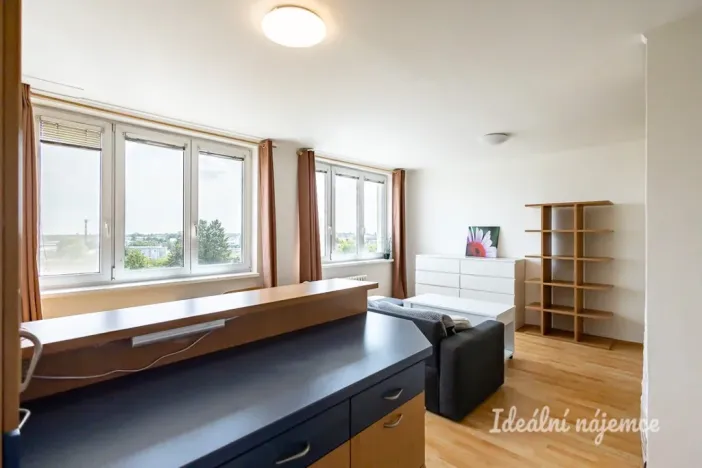 Pronájem bytu 1+kk, Praha - Letňany, Třinecká, 39 m2