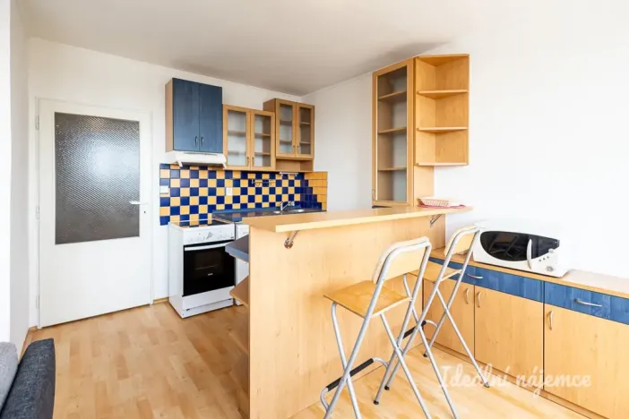 Pronájem bytu 1+kk, Praha - Letňany, Třinecká, 39 m2