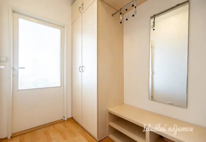 Pronájem bytu 1+kk, Praha - Letňany, Třinecká, 39 m2