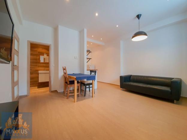 Pronájem bytu 2+kk, Praha - Žižkov, Viklefova, 45 m2