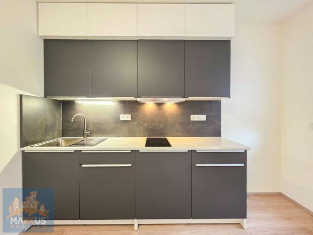 Pronájem bytu 1+kk, Praha - Hlubočepy, Werichova, 31 m2