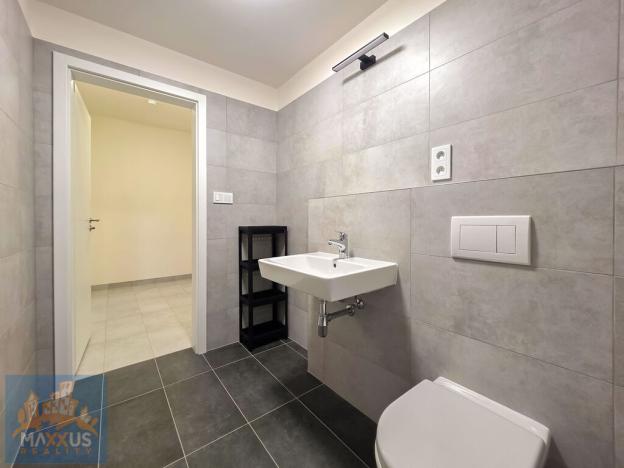 Pronájem bytu 1+kk, Praha - Hlubočepy, Werichova, 31 m2