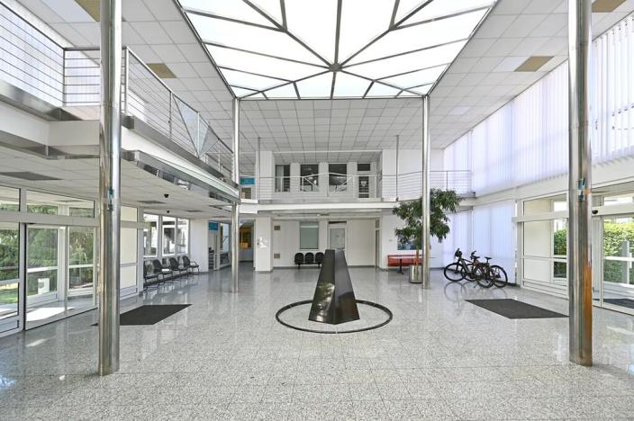 Pronájem kanceláře, Praha - Prosek, Litvínovská, 309 m2