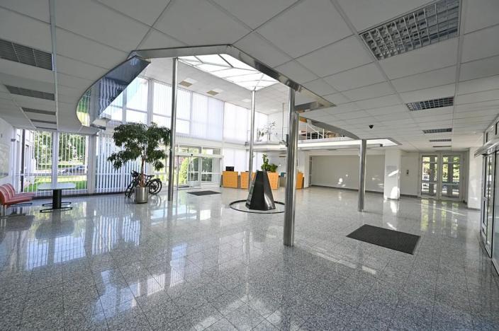 Pronájem kanceláře, Praha - Prosek, Litvínovská, 309 m2