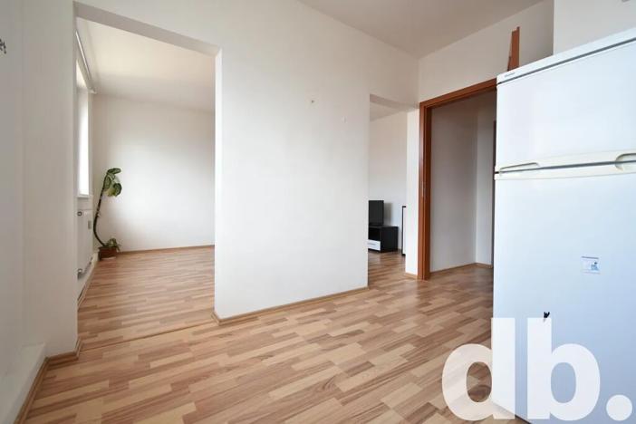 Prodej bytu 1+1, Karlovy Vary, Dubová, 32 m2