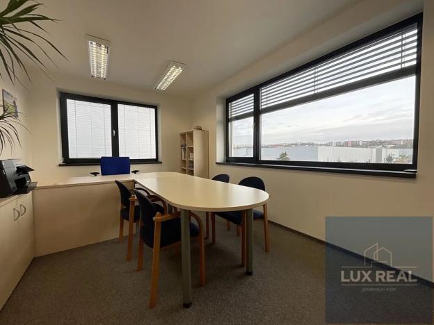 Pronájem kanceláře, Brno, Úlehlova, 110 m2