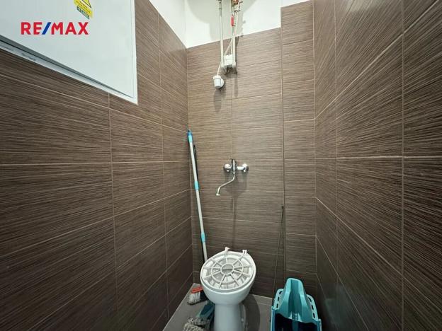 Pronájem obchodního prostoru, Hradec Králové, třída Edvarda Beneše, 220 m2