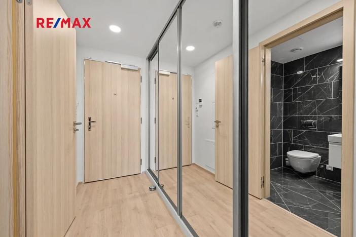 Pronájem bytu 1+kk, Praha - Žižkov, Šrámkové, 36 m2