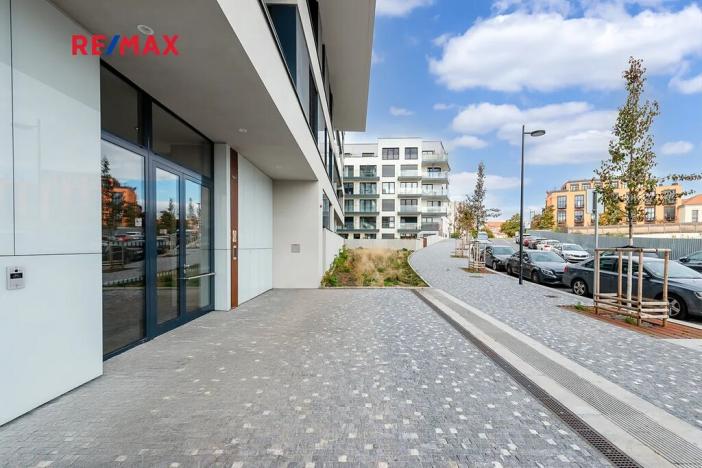 Pronájem bytu 1+kk, Praha - Žižkov, Šrámkové, 36 m2