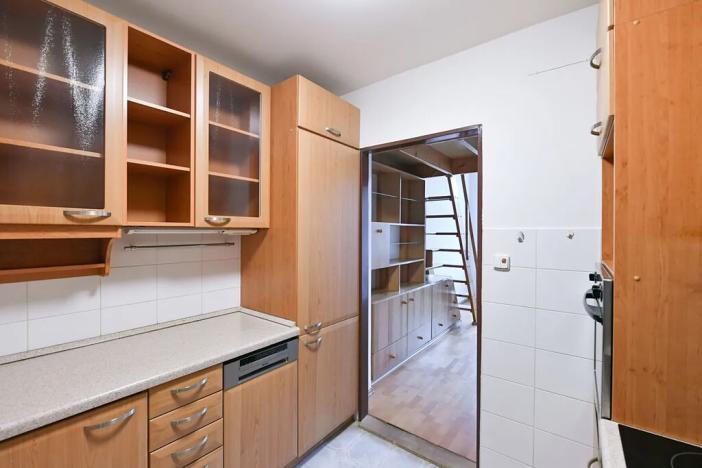 Pronájem bytu 3+kk, Praha - Žižkov, Lupáčova, 57 m2