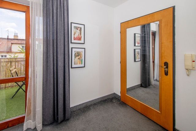 Pronájem bytu 2+kk, Praha - Smíchov, U Santošky, 50 m2