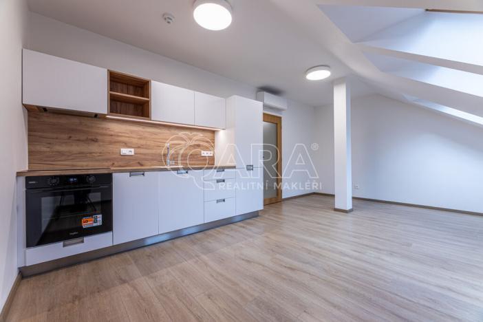 Pronájem bytu 2+kk, Praha - Karlín, Křižíkova, 49 m2