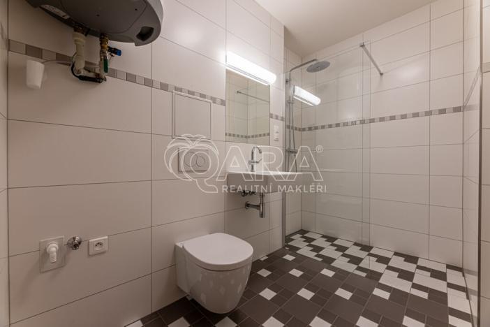 Pronájem bytu 2+kk, Praha - Karlín, Křižíkova, 49 m2