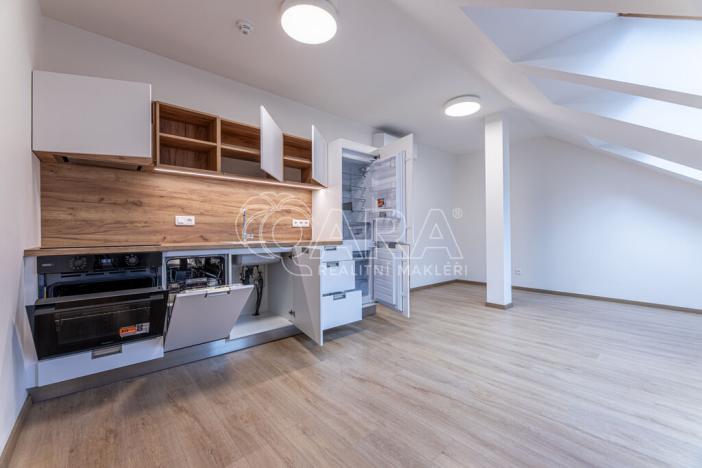 Pronájem bytu 2+kk, Praha - Karlín, Křižíkova, 49 m2