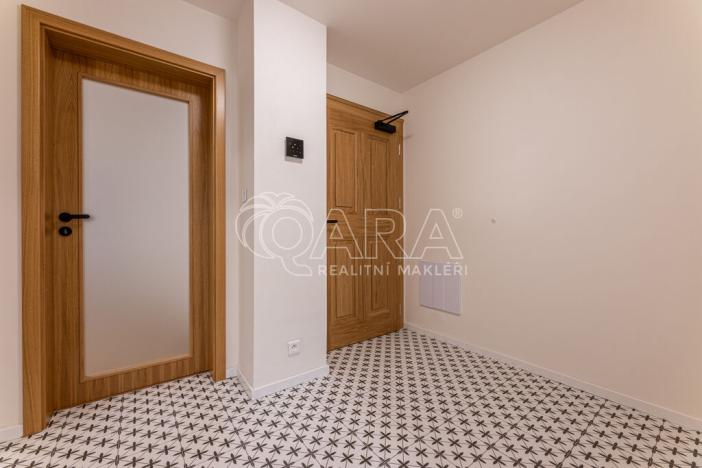 Pronájem bytu 2+kk, Praha - Karlín, Křižíkova, 49 m2