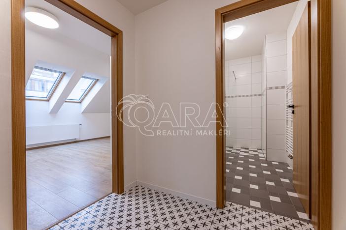 Pronájem bytu 2+kk, Praha - Karlín, Křižíkova, 49 m2