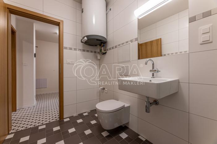 Pronájem bytu 2+kk, Praha - Karlín, Křižíkova, 49 m2