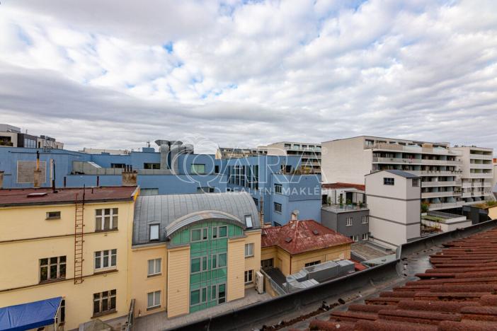 Pronájem bytu 2+kk, Praha - Karlín, Křižíkova, 49 m2