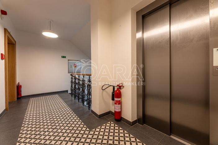 Pronájem bytu 2+kk, Praha - Karlín, Křižíkova, 49 m2