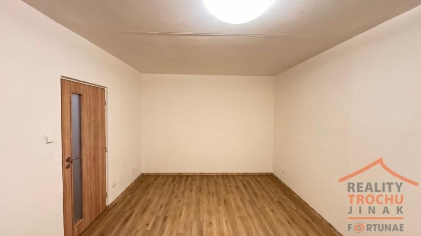 Pronájem bytu 1+1, Jičín, Na jihu, 35 m2