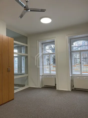 Pronájem kanceláře, Praha - Smíchov, Janáčkovo nábřeží, 187 m2