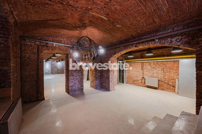 Prodej komerční, Praha - Karlín, Pernerova, 335 m2