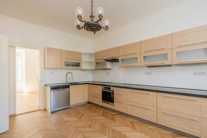 Pronájem vily, Praha - Střešovice, Cukrovarnická, 227 m2