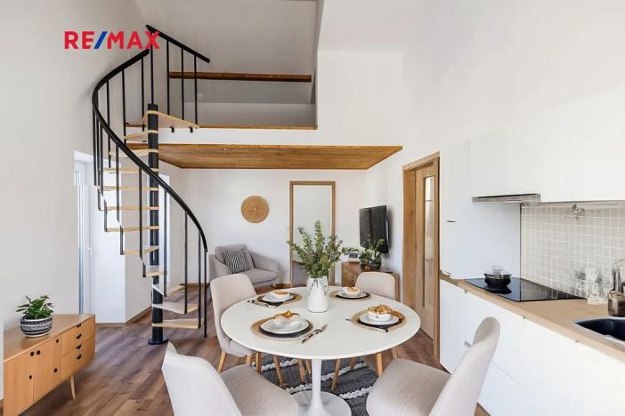 Prodej bytu 3+kk, Svoboda nad Úpou, Nádražní, 65 m2