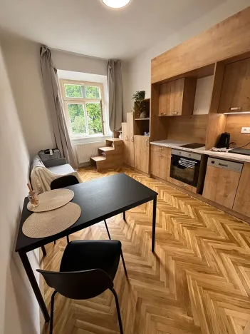 Pronájem bytu 1+kk, Praha - Nusle, Jaromírova, 18 m2