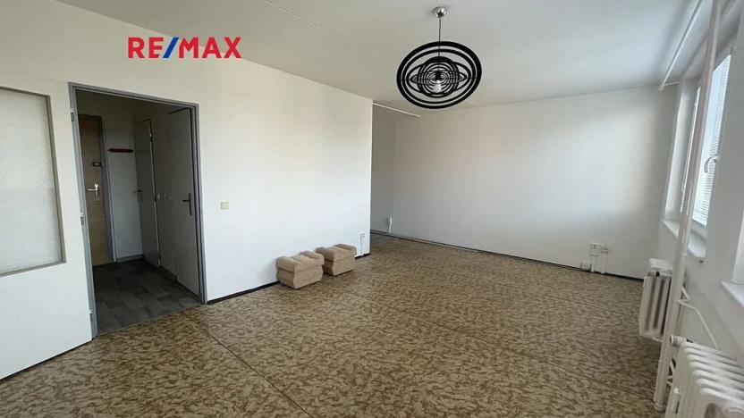 Pronájem bytu 1+kk, Kladno, Vít. Nezvala, 33 m2