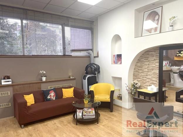 Pronájem obchodního prostoru, Praha - Smíchov, Štefánikova, 42 m2