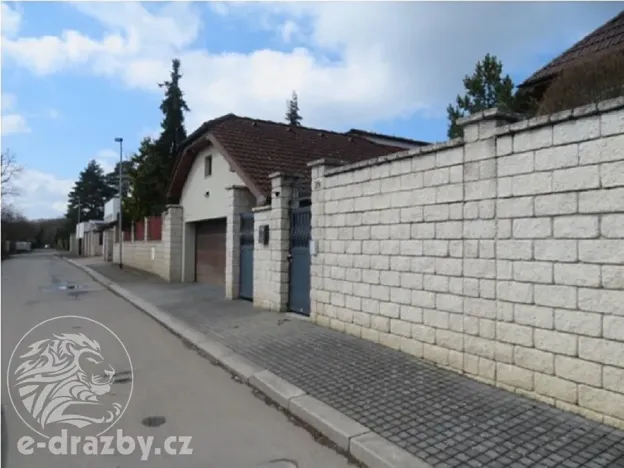 Dražba rodinného domu, Praha - Točná, Na Stráňkách, 166 m2