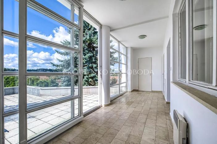 Prodej kanceláře, Křižanov, Benešovo náměstí, 530 m2