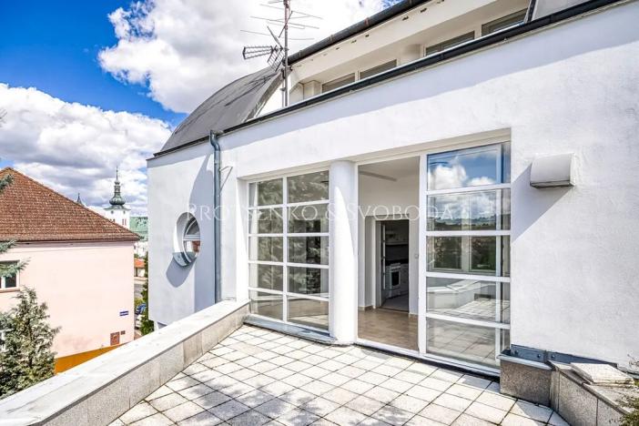 Prodej ordinace, Křižanov, Benešovo náměstí, 530 m2