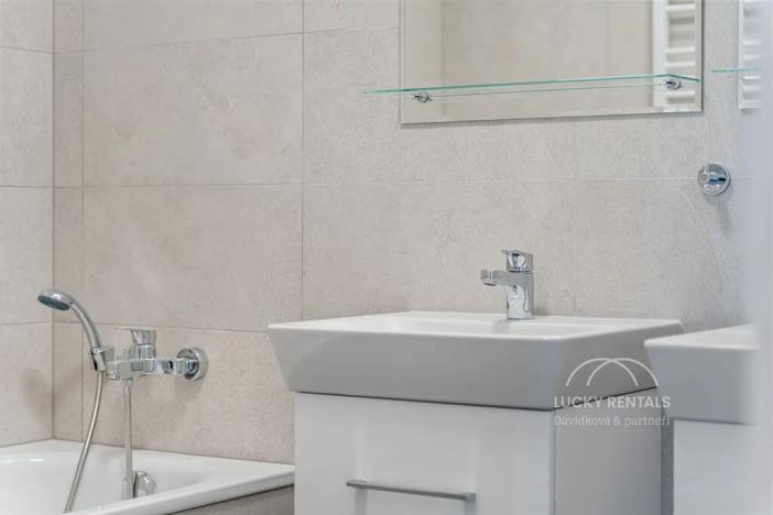 Pronájem bytu 1+kk, Praha - Chodov, Líbalova, 32 m2