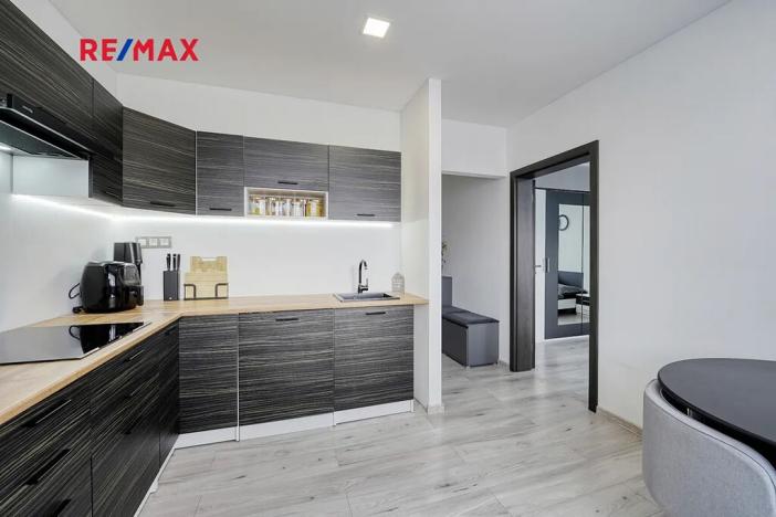 Prodej bytu 1+1, Chodová Planá, 35 m2