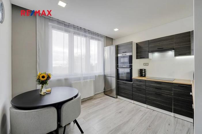 Prodej bytu 1+1, Chodová Planá, 35 m2