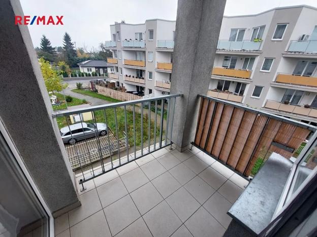 Pronájem bytu 1+kk, Velký Osek, U hřiště, 39 m2