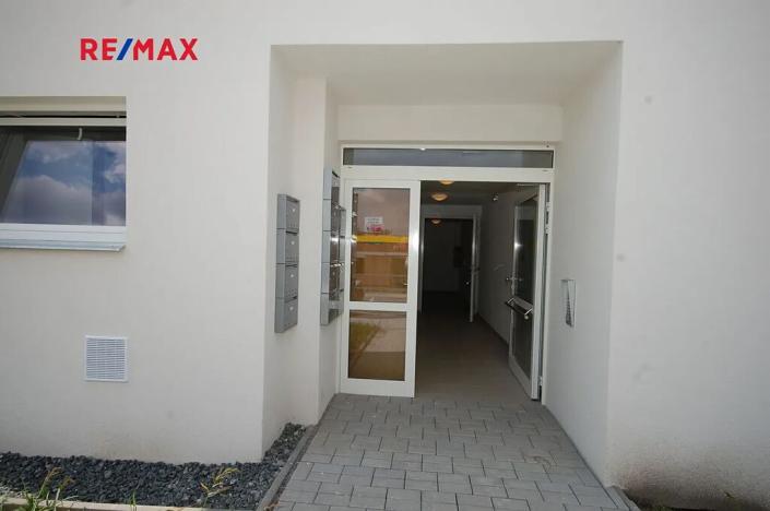 Pronájem bytu 3+kk, Velký Osek, U hřiště, 76 m2