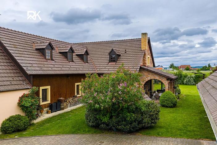 Prodej rodinného domu, Bříství, 375 m2