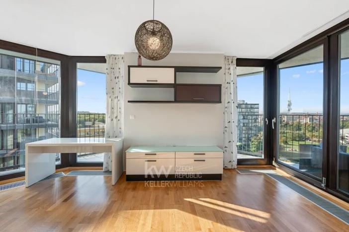 Pronájem bytu 2+kk, Praha - Žižkov, Pitterova, 77 m2