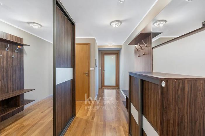 Pronájem bytu 2+kk, Praha - Žižkov, Pitterova, 77 m2