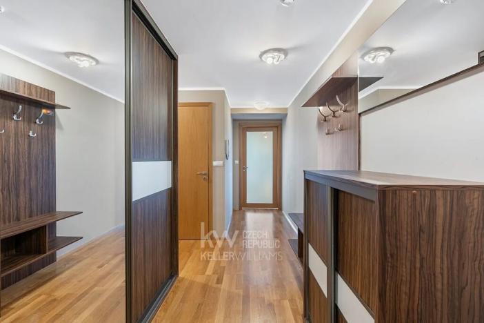 Pronájem bytu 2+kk, Praha - Žižkov, Pitterova, 77 m2