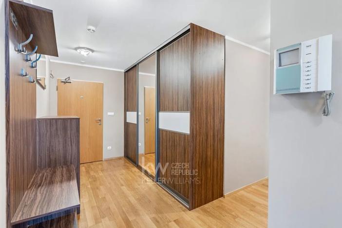 Pronájem bytu 2+kk, Praha - Žižkov, Pitterova, 77 m2