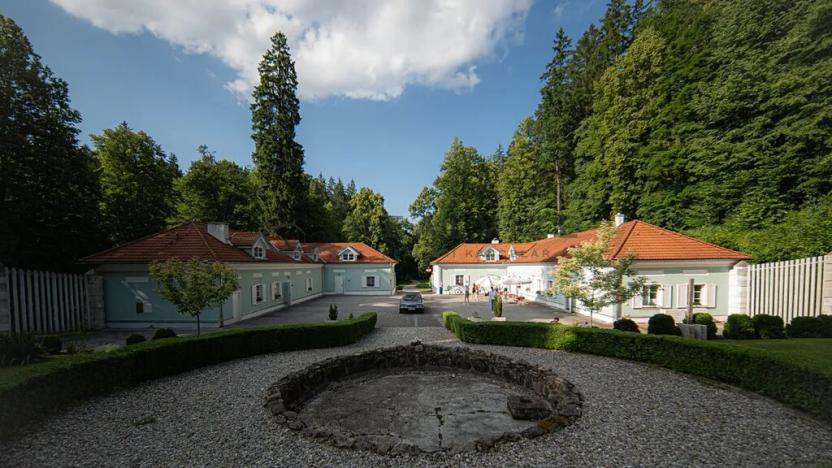 Prodej vícegeneračního domu, Nové Hrady, 880 m2