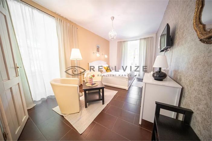 Prodej vícegeneračního domu, Nové Hrady, 880 m2